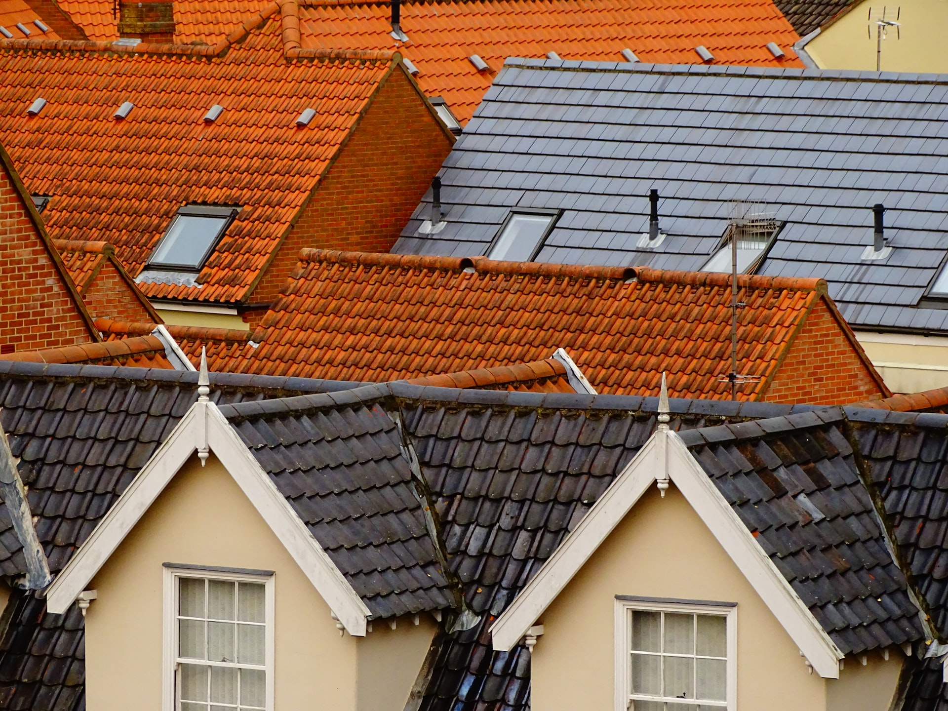 Damaged roof? Get it repaired ASAP